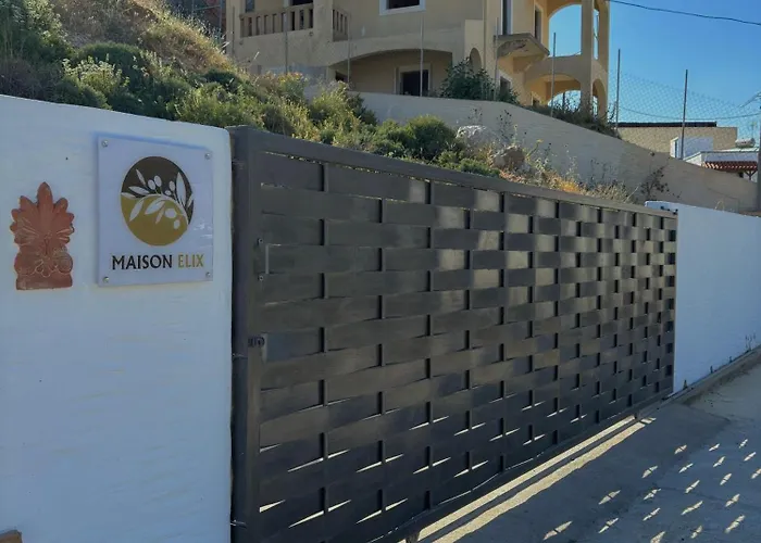 Maison Elix Hébergement de vacances *